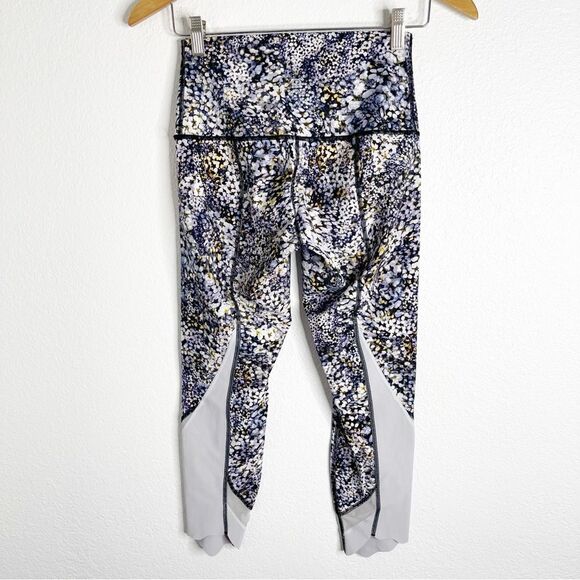 Lululemon Wunder Under Crop Roll Down Scallop Luxtreme 23" Floral Metropolis - Picture 1 of 3